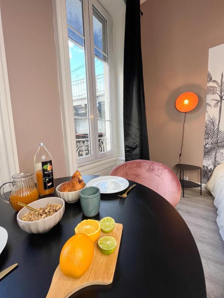 Suite Petraa Лион Экстерьер фото