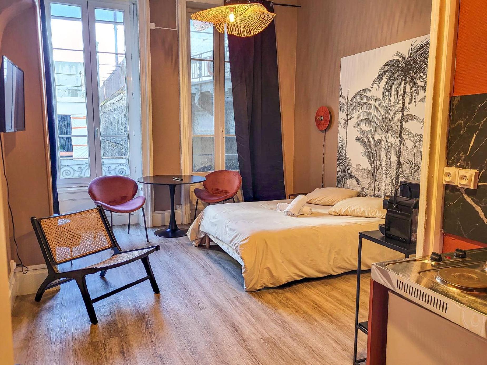 Suite Petraa Лион Экстерьер фото